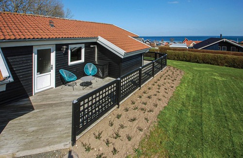 Grønninghoved Strand House | Lovely home in Sjølund with sauna