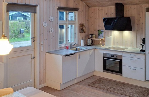 Grønninghoved Strand House | Lovely home in Sjølund with WiFi