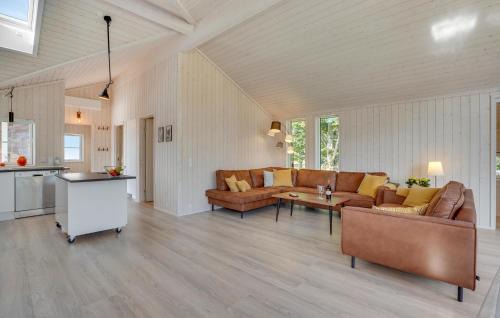 Boeslunde House | Lovely Home In Skælskør With Kitchen