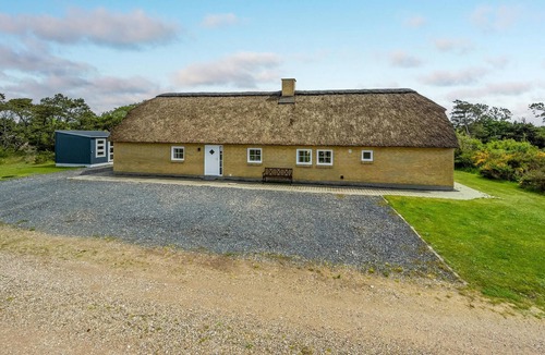Skjern House | Lovely home in Skjern with sauna