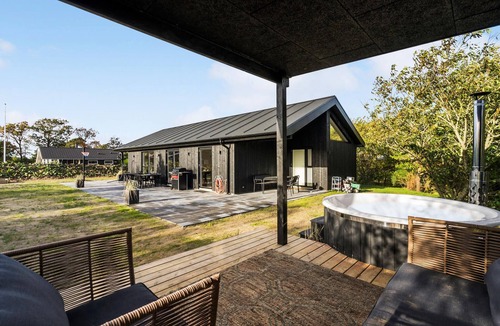 Skjern House | Lovely home in Skjern with WiFi