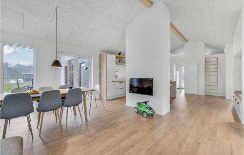 Skjern House | Lovely Home In Skjern With Sauna