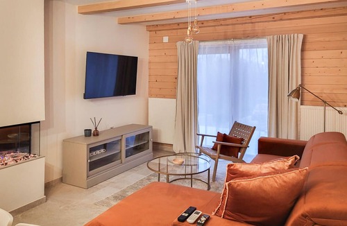 Smiljan House | Lovely home in Smiljan with sauna