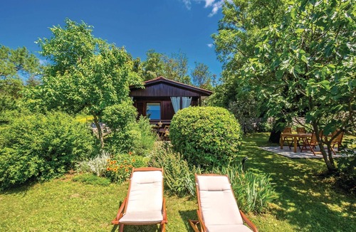 Smrika House | Lovely home in Smrika with WiFi