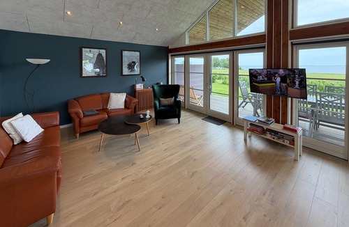 Mommark Strand House | Lovely home in Sydals with WiFi