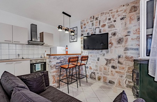 Vela Luka House | Lovely home in Tankaraca with house sea view