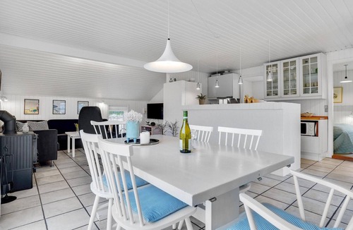 Sønder Vorupør House | Lovely home in Thisted with WiFi