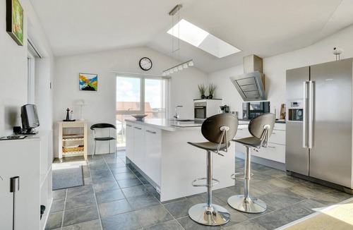 Vorupør House | Lovely home in Thisted with kitchen