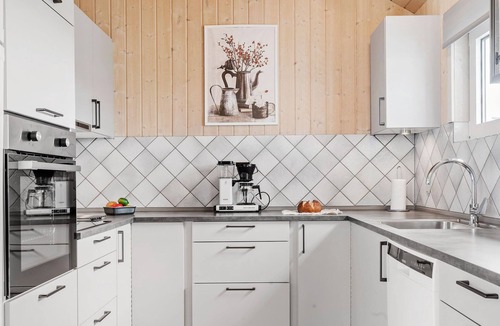 Vorupør House | Lovely home in Thisted with kitchen