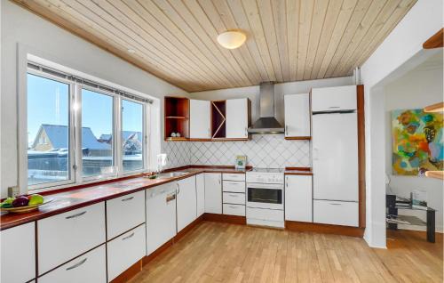 Thyboron House | Lovely Home In Thyborøn With Kitchen