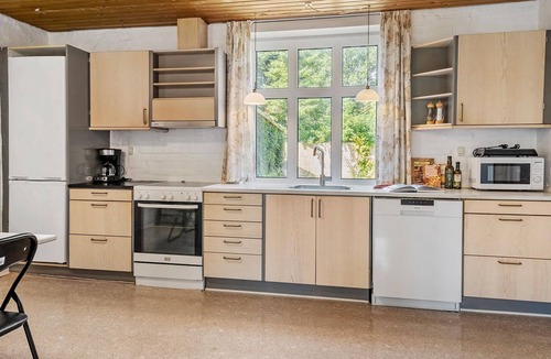 Hvidbjerg House | Lovely home in Thyholm with WiFi