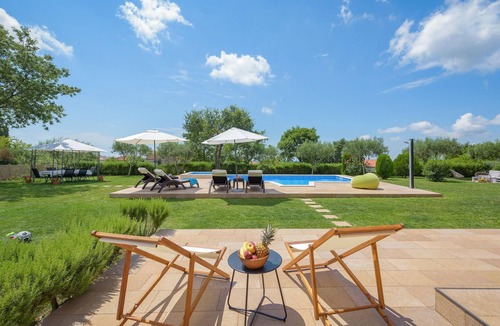 Tinjan House | Lovely home in Tinjan