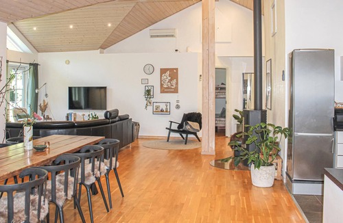 Arrild Ferieby House | Lovely home in Toftlund with WiFi