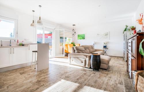 Tordera House | Lovely Home In Tordera