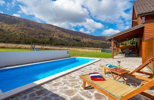 Mrkopalj House | Lovely home in Tuk Vojni