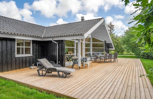 Nørre Fjand House | Lovely home in Ulfborg with kitchen