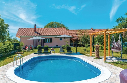 Unesic House | Lovely home in Unesic