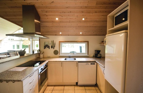 Marielyst House | Lovely home in Væggerløse with sauna