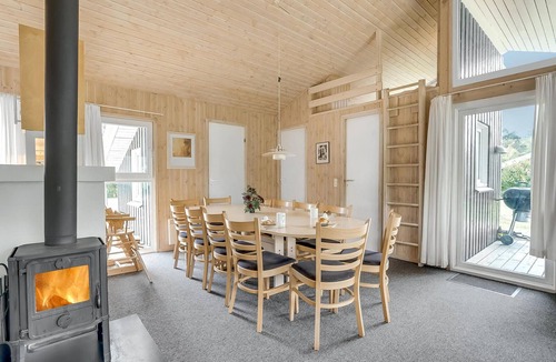 Marielyst House | Lovely home in Væggerløse with sauna