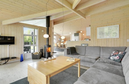 Bøtø By House | Lovely home in Væggerløse with sauna