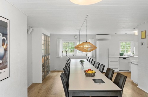 Bøtø By House | Lovely home in Væggerløse with sauna