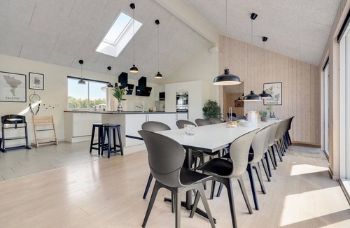 Bøtø By House | Lovely home in Væggerløse with sauna