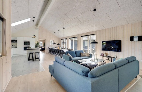 Bøtø By House | Lovely home in Væggerløse with sauna