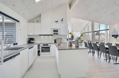 Bøtø By House | Lovely home in Væggerløse with sauna