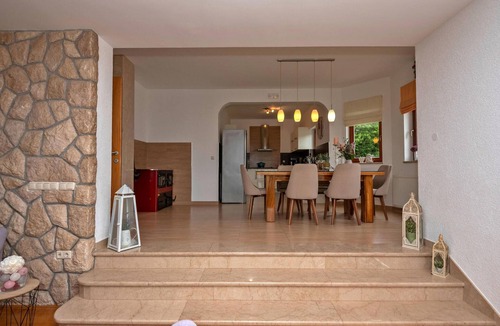 Imotski House | Lovely home in Vinjani Gornji