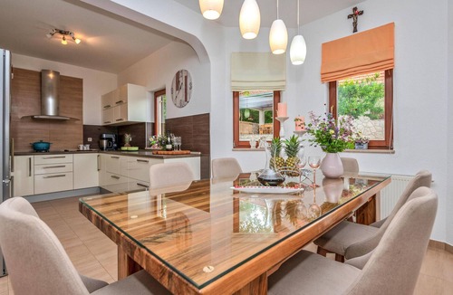 Imotski House | Lovely home in Vinjani Gornji