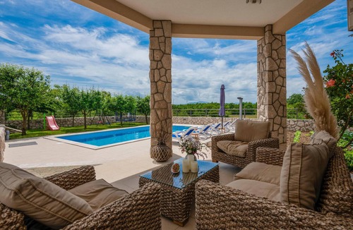 Imotski House | Lovely home in Vinjani Gornji