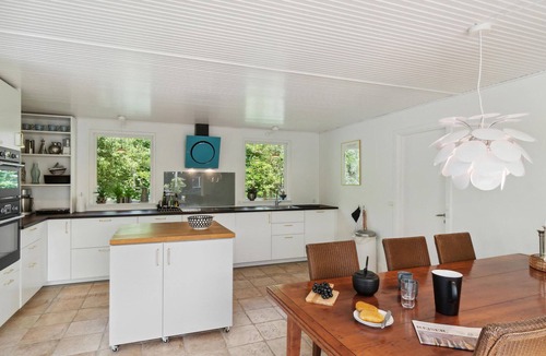 Udsholt House | Lovely home in Vejby with WiFi