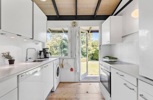 Holloselund House | Lovely home in Vejby with WiFi