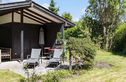 Holloselund House | Lovely home in Vejby with WiFi