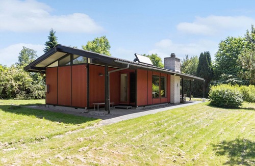 Holloselund House | Lovely home in Vejby with WiFi