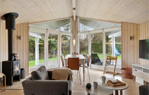 Rageleje House | Lovely Home In Vejby With Kitchen