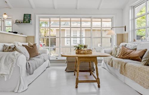 Marielyst House | Lovely Home In Vggerlse With Wifi