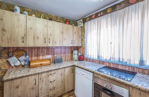 Puigventos House | Lovely home in Vidreres with kitchen