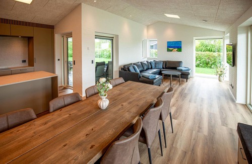 Vinderup House | Lovely home in Vinderup with WiFi