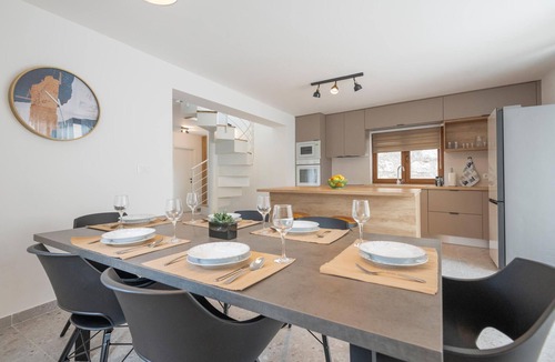 Vrgorac House | Lovely home in Vrgorac with WiFi