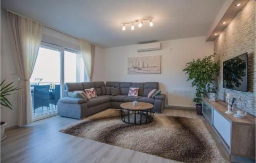 Zmijavci House | Lovely Home In Zmijavci