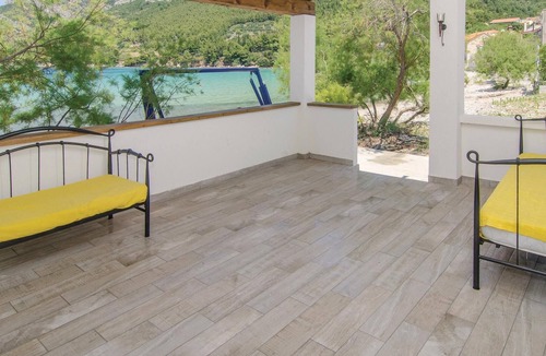 Zuljana House | Lovely home in Zuljana with WiFi
