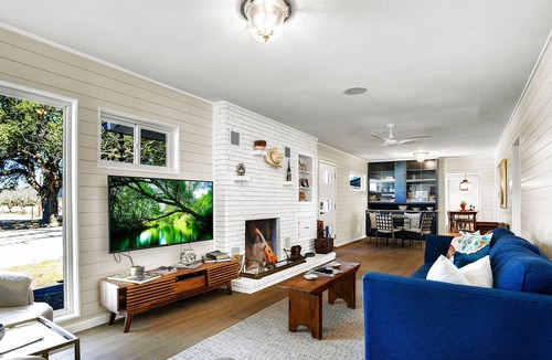 Albert House | Lovely Home - Next to Famous Albert Dance Hall!