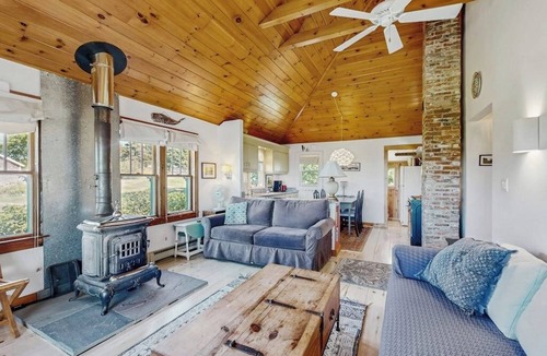 Spruce Head Cabin | Lovely home with harbor views, gas grill, streaming, W/D, & gourmet range
