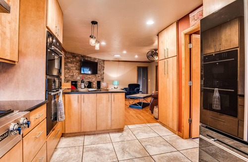 Wilemans Belle Isle House | Lovely home with back yard & deck near Penn Square Mall