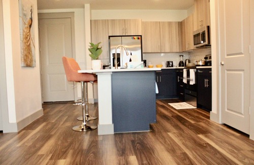 Dallas-Fort Worth Metroplex DFW Apartment | Lovely Homes +Balcony View +Pool+ GYM & Free Parking