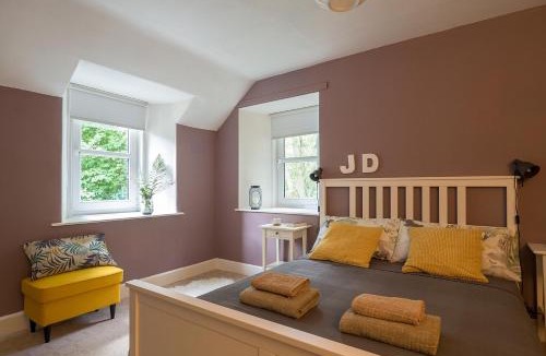 Sanquhar House | Lovely house next to Euchan River