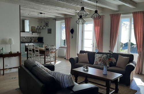 Saint-Helen House | Lovely house, sleeps 6, shared heated pool