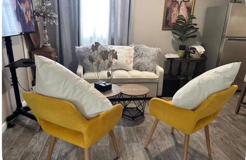 Throgs Neck House | Lovely In-Law Suite Apt/Small Terrace
