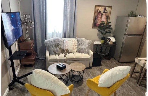 Throgs Neck House | Lovely In-Law Suite Apt/Small Terrace